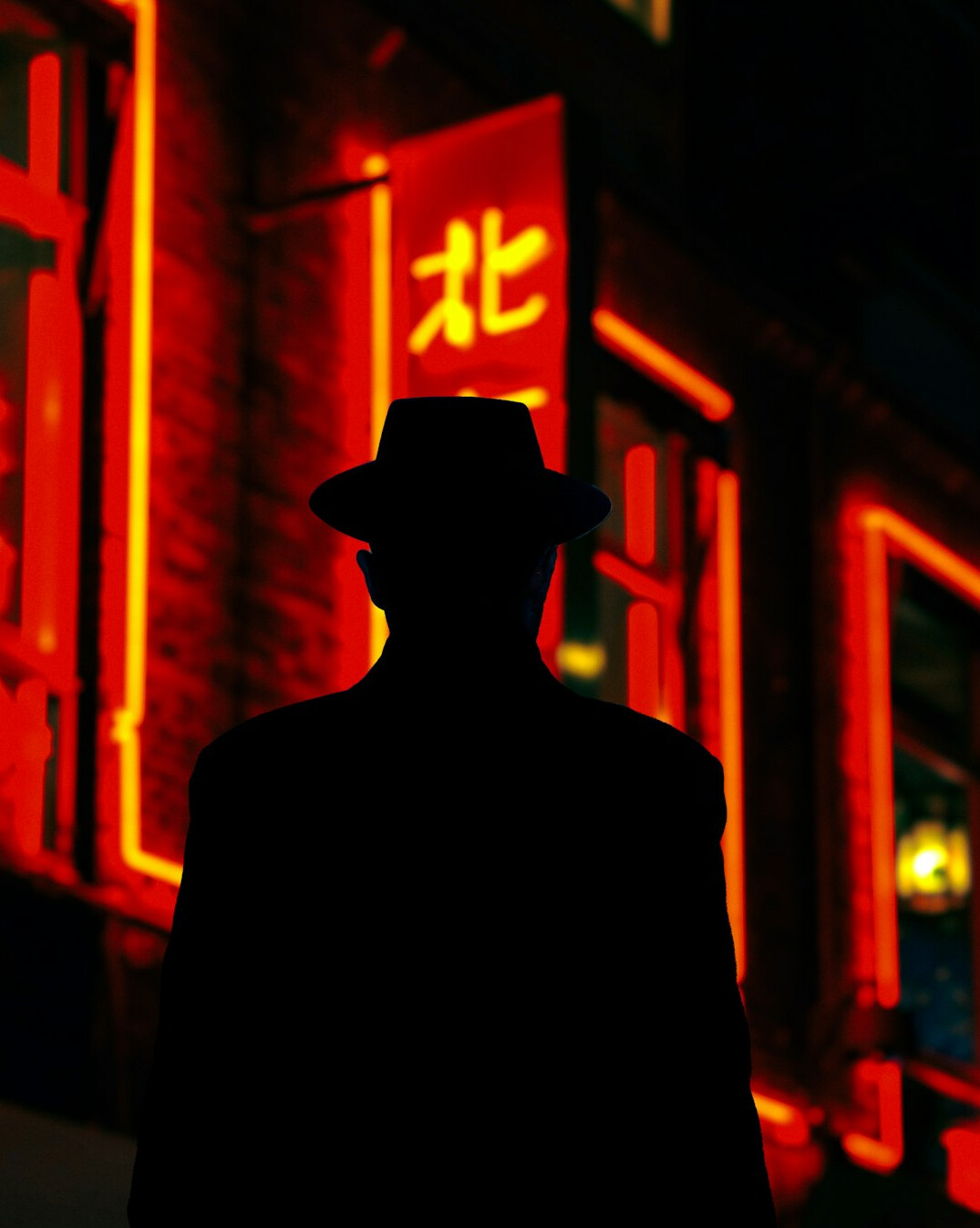 detective solving mystery case
